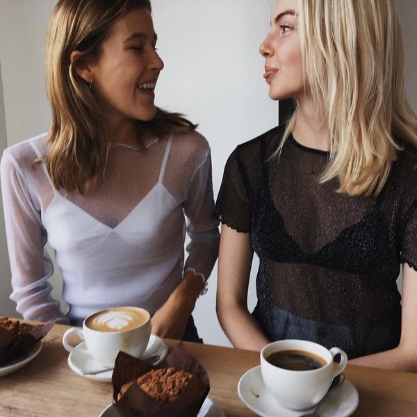 autumn explosion casual t-shirt bright mesh yarn perspective bottoming shirt white black long-sleeved o-neck tshirt s l
autumn explosion casual t-shirt bright mesh yarn perspective bottoming shirt white black long-sleeved o-neck tshirt s l