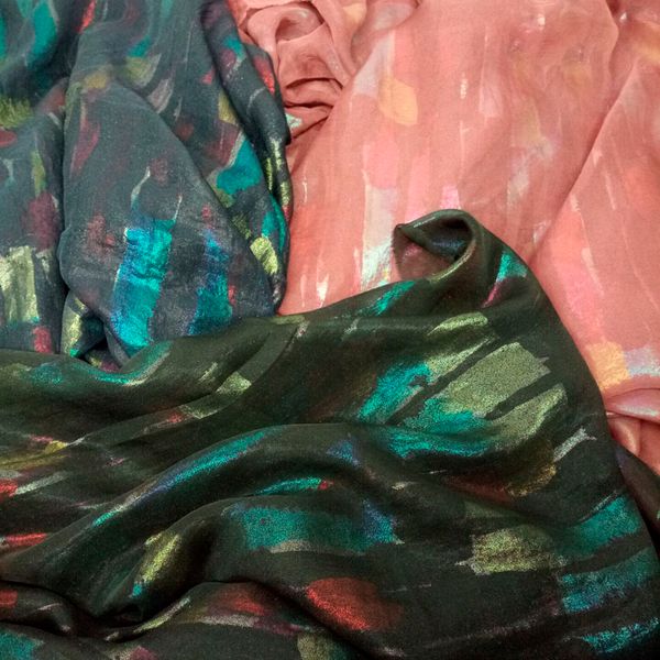 chiffon bronzing fabric 30d thin fabric soft colored bronzed breathable diy dress 100cm*150cm, Black;white
chiffon bronzing fabric 30d thin fabric soft colored bronzed breathable diy dress 100cm*150cm, Black;white