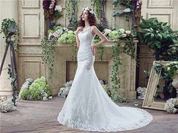 2018 beautiful lace wedding dresses mermaid sheer bateau neck with appliques court train elegant spring bridal gowns with appliques, White
2018 beautiful lace wedding dresses mermaid sheer bateau neck with appliques court train elegant spring bridal gowns with appliques, White