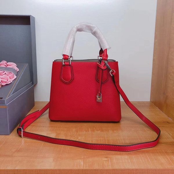women shoulder bag leather 25cm shoulder bags fashion designer shoulder bag female vintage crossbody bags
women shoulder bag leather 25cm shoulder bags fashion designer shoulder bag female vintage crossbody bags