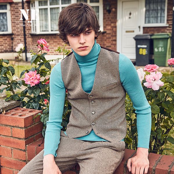 2017 new spring men 27% wool slim single breasted waistcoat suit vest man brand clothing formal mens vests classic khaki retro, Black;white
2017 new spring men 27% wool slim single breasted waistcoat suit vest man brand clothing formal mens vests classic khaki retro, Black;white