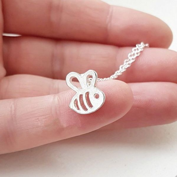 30pcs tiny honey bee bracelet bumble bee bracelet queen bee bracelets cute insect bracelets bumblebee beehive bracelets jewelry, Golden;silver
30pcs tiny honey bee bracelet bumble bee bracelet queen bee bracelets cute insect bracelets bumblebee beehive bracelets jewelry, Golden;silver
