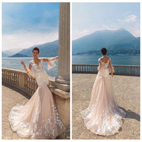 2021 beautiful slim customized champagne mermaid wedding dresses white lace appliqued juliet long sleeves court train garden bridal gowns
2021 beautiful slim customized champagne mermaid wedding dresses white lace appliqued juliet long sleeves court train garden bridal gowns