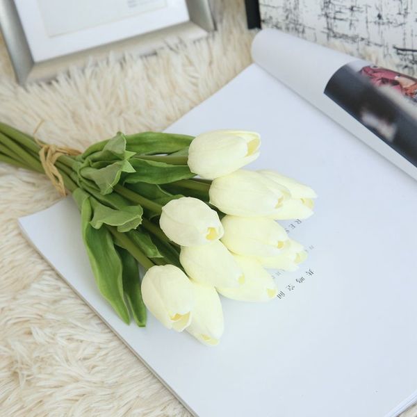 34cm artificial tulips flowers pu fake bouquet flower indoor plants real touch flowers for home party wedding decorative flowers
34cm artificial tulips flowers pu fake bouquet flower indoor plants real touch flowers for home party wedding decorative flowers