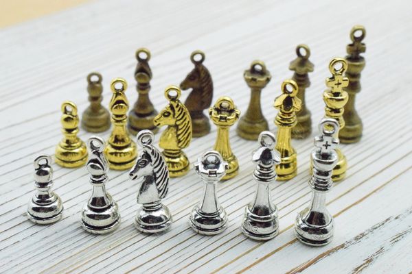 6 устанавливает шахматы полые античные прелести, подвеска из сплава цинка, винтаж тибетской серебряной бронзы, ожерелье из браслета diy, Black
6 устанавливает шахматы полые античные прелести, подвеска из сплава цинка, винтаж тибетской серебряной бронзы, ожерелье из браслета diy, Black