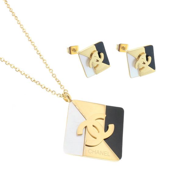2019 New Jewelry Stainless Steel Vintage C Letter Charms Pendant Luxury Women Men Gold Link chain Necklace and Earring Jewelry set
2019 New Jewelry Stainless Steel Vintage C Letter Charms Pendant Luxury Women Men Gold Link chain Necklace and Earring Jewelry set