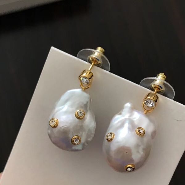 2018 Top quality brass excellent drop earrings in cultured pearls, green diamond and yellow diamond 18k real gold plated jewelry gift PS6630
2018 Top quality brass excellent drop earrings in cultured pearls, green diamond and yellow diamond 18k real gold plated jewelry gift PS6630