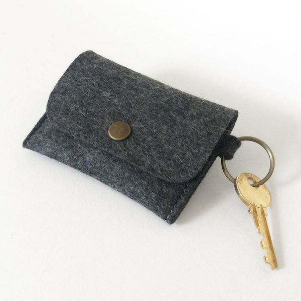 felt card holder key fob pouch key rings credit card coin purse portable felt card holder key charm mini wallet, Slivery;golden
felt card holder key fob pouch key rings credit card coin purse portable felt card holder key charm mini wallet, Slivery;golden