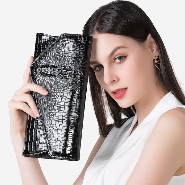 women female crocodile pattern crossbody shoulder bags fashion leather large size party clutch bag lady chain messenger bag 
women female crocodile pattern crossbody shoulder bags fashion leather large size party clutch bag lady chain messenger bag