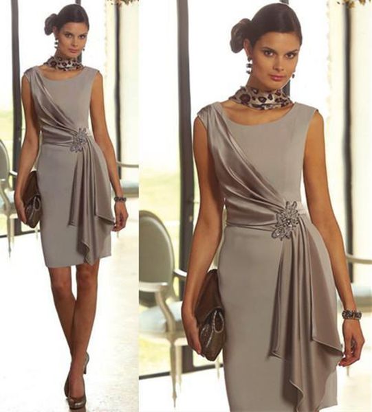 2018 summer plus size short sheath mother of the bride dresses with scoop neck cap sleeve beaded mini mother of the groom gowns silver cheap, Black;red
2018 summer plus size short sheath mother of the bride dresses with scoop neck cap sleeve beaded mini mother of the groom gowns silver cheap, Black;red