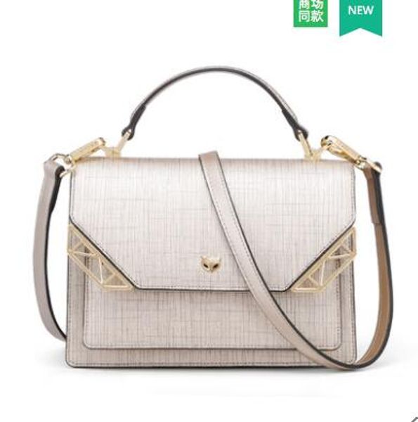foxer bag female 2018 new korean fashion one shoulder slung handbag small square package
foxer bag female 2018 new korean fashion one shoulder slung handbag small square package
