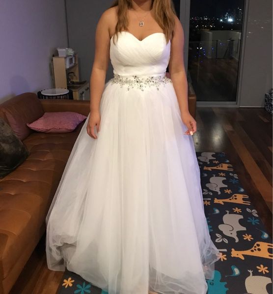 tulle a line wedding dress beaded waist bridal gowns 2018 floor length wedding gowns lace up, White
tulle a line wedding dress beaded waist bridal gowns 2018 floor length wedding gowns lace up, White