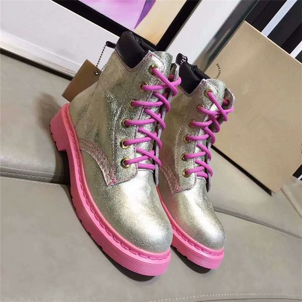 2020 new woman genuine leather sneakers women fashion women shoes superstars boots motorcycle boots women dress shoes with box, Black
2020 new woman genuine leather sneakers women fashion women shoes superstars boots motorcycle boots women dress shoes with box, Black