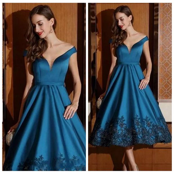 2019 off shoulder lace appliques short prom dresses sleeveless a-line party dress tea length custom satin formal ladies evening gowns, Black
2019 off shoulder lace appliques short prom dresses sleeveless a-line party dress tea length custom satin formal ladies evening gowns, Black