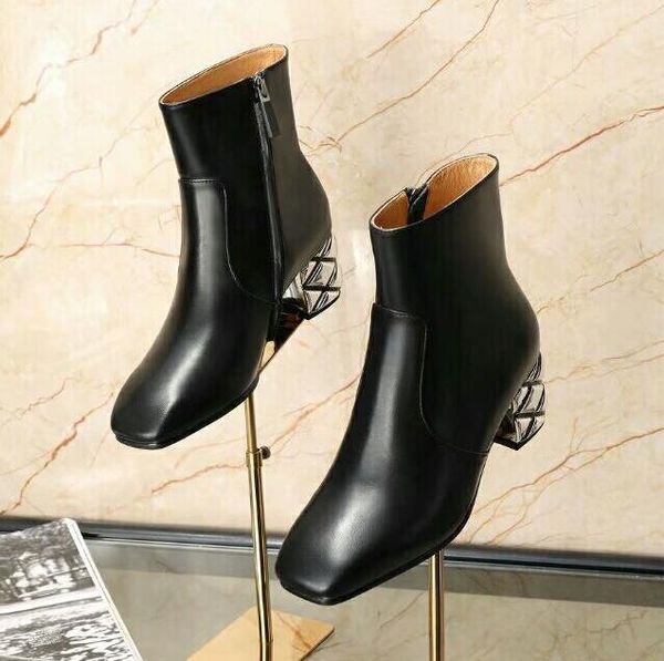 женская обувь 2019 booots новая мода девушки пряжки ремня короткие сапоги рыцаря толстый каблук обувь мартинас ботинки молния туфли-botas, Black
женская обувь 2019 booots новая мода девушки пряжки ремня короткие сапоги рыцаря толстый каблук обувь мартинас ботинки молния туфли-botas, Black