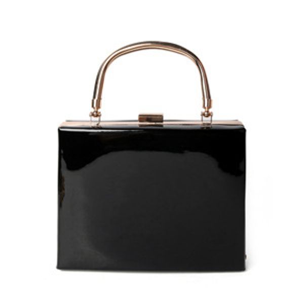 the new 2018 contracted retro handbag shoulder inclined across the chain small bag antique female baosuo buckle party bag
the new 2018 contracted retro handbag shoulder inclined across the chain small bag antique female baosuo buckle party bag