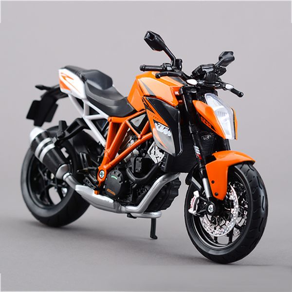 MAISTO KTM 1290 SUPER DUKE R мотоцикл модель 1: 12 масштаб мотоцикл литья под давлением металлический велосипед миниатюрные гонки игрушка для подарочной коллекции
MAISTO KTM 1290 SUPER DUKE R мотоцикл модель 1: 12 масштаб мотоцикл литья под давлением металлический велосипед миниатюрные гонки игрушка для подарочной коллекции