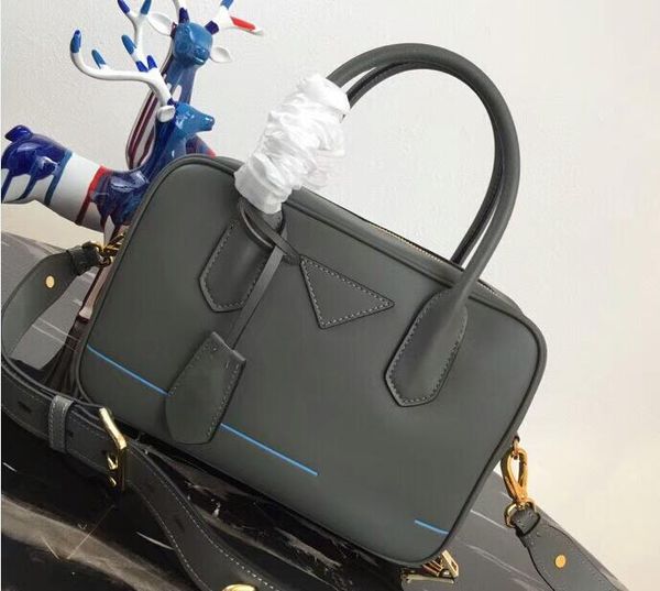 dhl 5a 1bb049 26cm mirage small leather handle bag,calf leather,leather strap,come with dust bag
dhl 5a 1bb049 26cm mirage small leather handle bag,calf leather,leather strap,come with dust bag
