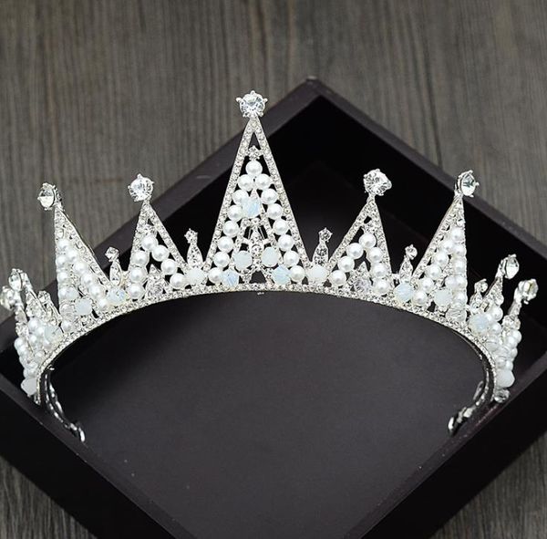 bride's handmade pearl crown, popular crystal ornament princess princess hoop alloy diamond queen crown new model, Silver
bride's handmade pearl crown, popular crystal ornament princess princess hoop alloy diamond queen crown new model, Silver