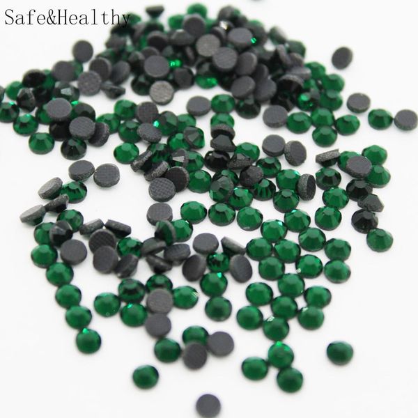 emerald ss6-ss10 machine glass material dmc ix rhinestones flatback glass for clothing decoration, Silver;gold
emerald ss6-ss10 machine glass material dmc ix rhinestones flatback glass for clothing decoration, Silver;gold