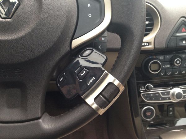 handscar auto steering wheel bluetooth car kit wireless bluetooth speakerphone with charger for mobile phone
handscar auto steering wheel bluetooth car kit wireless bluetooth speakerphone with charger for mobile phone