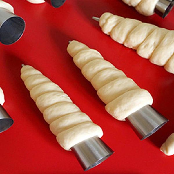 5pcs/lot baking cones stainless steel spiral croissant tubes horn bread pastry making cake mold baking supplies
5pcs/lot baking cones stainless steel spiral croissant tubes horn bread pastry making cake mold baking supplies