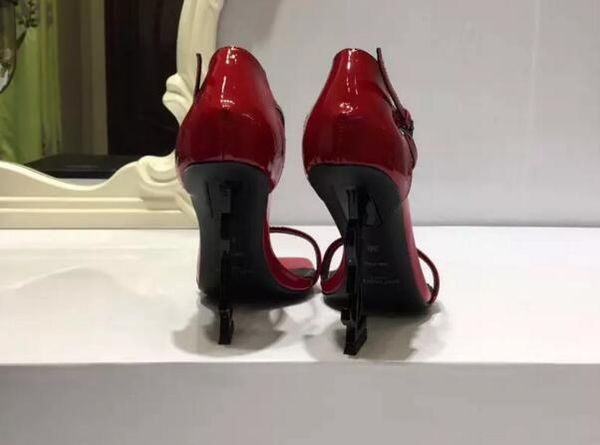 Custom made Top quality Sheepskin inside luxury designer Black Patent Leather Thrill Heel Buckle Strap Sandals Women Tribute Leather Sandals
Custom made Top quality Sheepskin inside luxury designer Black Patent Leather Thrill Heel Buckle Strap Sandals Women Tribute Leather Sandals