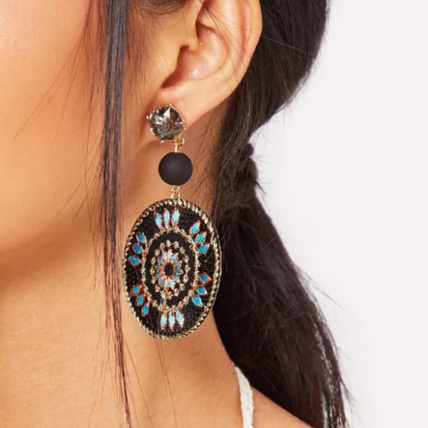 new fashion round pattern embroidery earrings national wind ladies ear jewelry yiwu factory wholesale, Silver
new fashion round pattern embroidery earrings national wind ladies ear jewelry yiwu factory wholesale, Silver