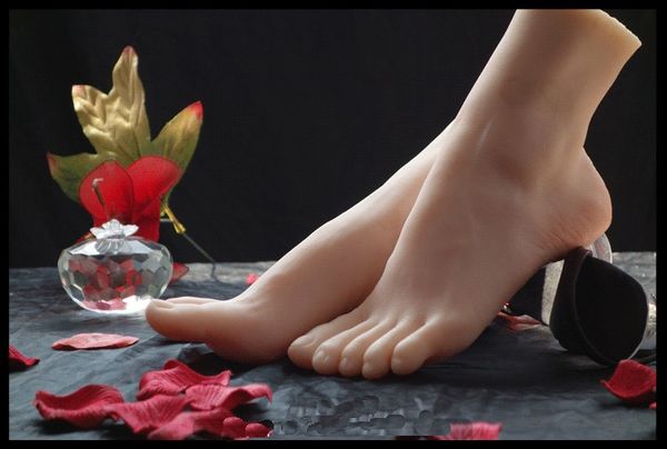 1 pair realistic silicone lifesize female mannequin foot display foot fetishes foot model, Khaki
1 pair realistic silicone lifesize female mannequin foot display foot fetishes foot model, Khaki