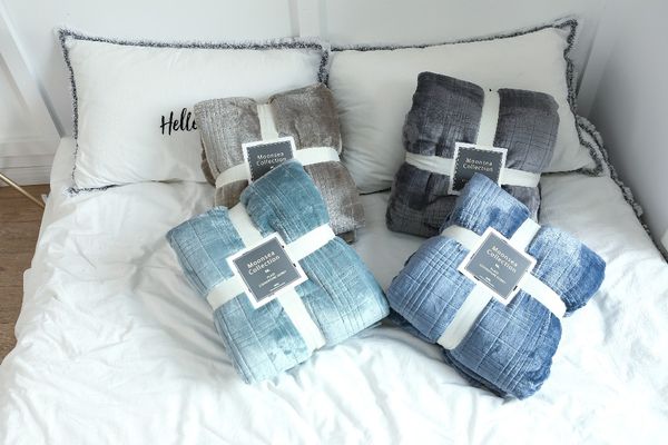 beyond modern thickened solid color plaid blanket winter office siesta blanket for office bed
beyond modern thickened solid color plaid blanket winter office siesta blanket for office bed