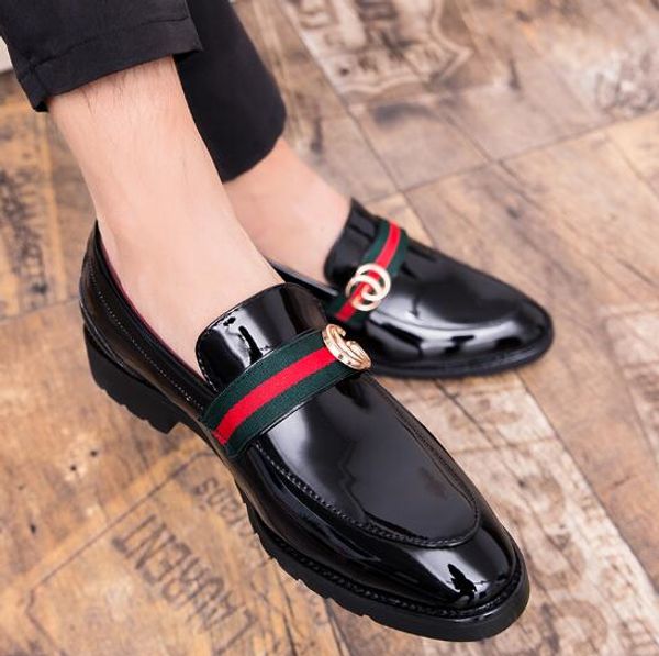 Sapatos clássicos aoppe
Sapatos clássicos aoppe