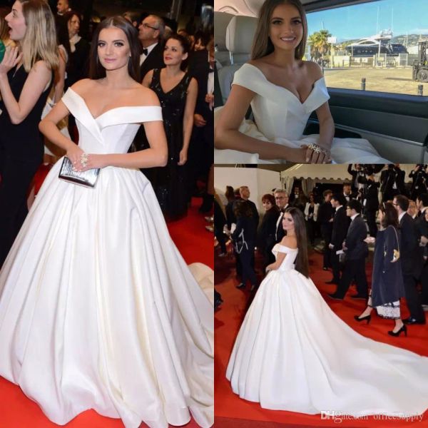 celebrity red carpet gowns off shoulder prom dress zipper back ball gown long formal evening gowns for party, Black;red
celebrity red carpet gowns off shoulder prom dress zipper back ball gown long formal evening gowns for party, Black;red