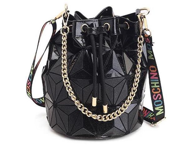 Famous Brand Women Female Bag Geometric Handbags Plaid Chain Shoulder Crossbody bags Laser Drawstring Luggages Diamond Bag Drop Shipping
Famous Brand Women Female Bag Geometric Handbags Plaid Chain Shoulder Crossbody bags Laser Drawstring Luggages Diamond Bag Drop Shipping