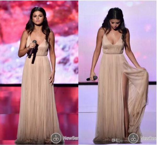 Long Champagne Prom Party Dresses with Backless A-Line V-Neck High Split Formal Celebrity Evening Dress for Selena Gomez Red Carpet Dresses
Long Champagne Prom Party Dresses with Backless A-Line V-Neck High Split Formal Celebrity Evening Dress for Selena Gomez Red Carpet Dresses