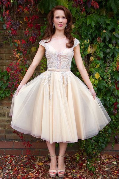 transparent cap sleeve a line short homecoming dress champagne new sash modern crystal cocktail party gowns custom made beads sale, Blue;pink
transparent cap sleeve a line short homecoming dress champagne new sash modern crystal cocktail party gowns custom made beads sale, Blue;pink