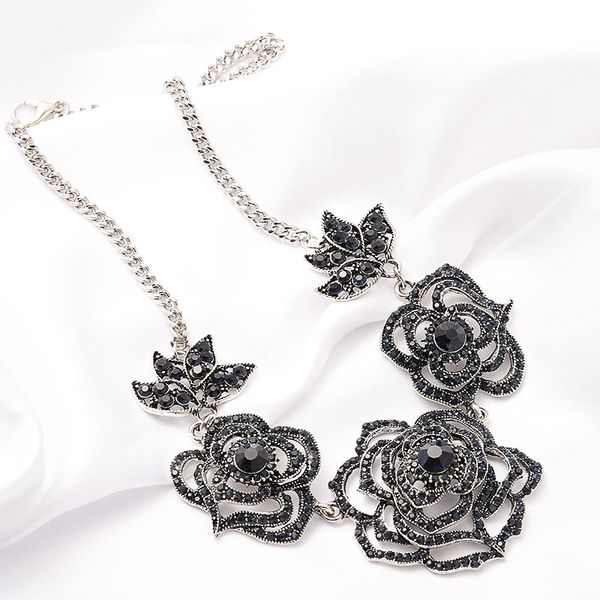 women's fashion necklaces for women full rhinestone flower the gifts for new year, Golden;silver
women's fashion necklaces for women full rhinestone flower the gifts for new year, Golden;silver