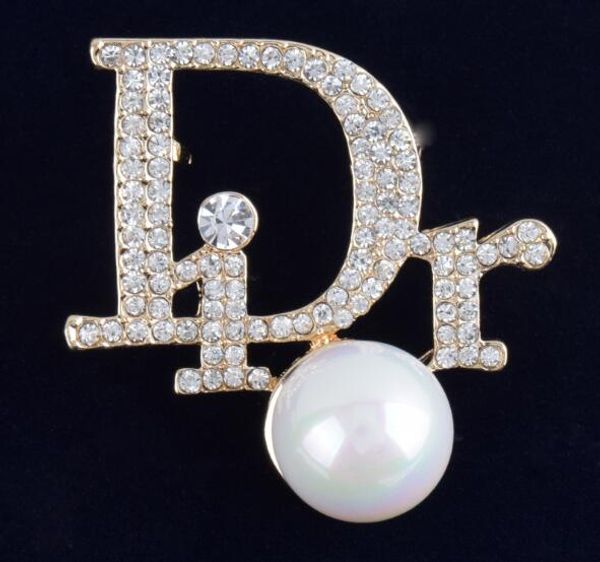 Unisex Fashion Europe and America Luxury Designer Pins Brooches Gold Plated Latter Brooches Pins for Men Women for Party Wedding Nice Gift 6
Unisex Fashion Europe and America Luxury Designer Pins Brooches Gold Plated Latter Brooches Pins for Men Women for Party Wedding Nice Gift 6