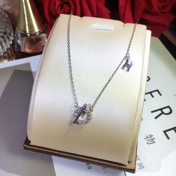 personality letter necklace trendy women 925 sterling silver pendant fashion sparkling zircon decorative necklace
personality letter necklace trendy women 925 sterling silver pendant fashion sparkling zircon decorative necklace