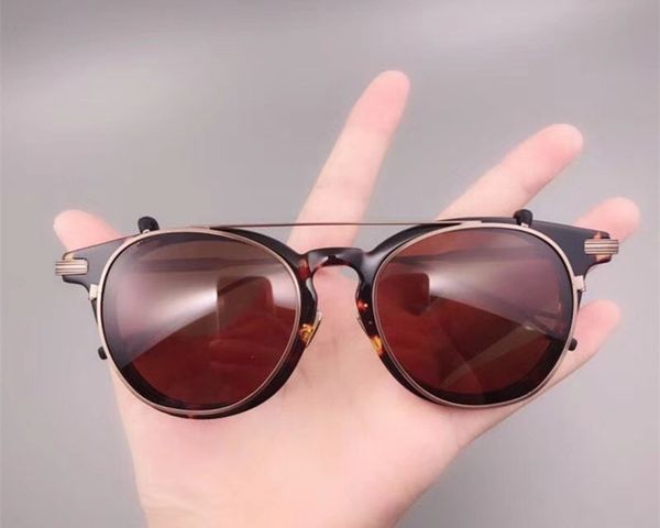 fashion vintage style round eyeglasses frames or clip sunglasses men and women eyewear with original package eyewear oculos, White;black
fashion vintage style round eyeglasses frames or clip sunglasses men and women eyewear with original package eyewear oculos, White;black