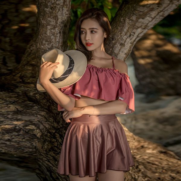 korean version of xiao xiang wind skirt split body thin chest gathered swimwear, White;black
korean version of xiao xiang wind skirt split body thin chest gathered swimwear, White;black