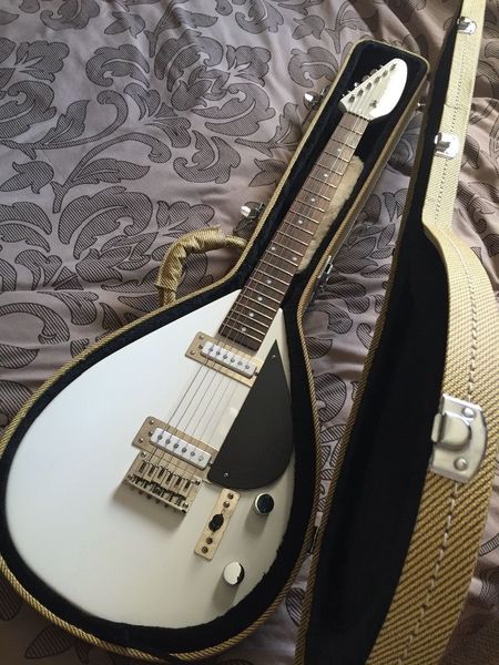 custom shop hutchins brian jones teardrop signature vintage white electric guitar super rare short scale travel guitar
custom shop hutchins brian jones teardrop signature vintage white electric guitar super rare short scale travel guitar