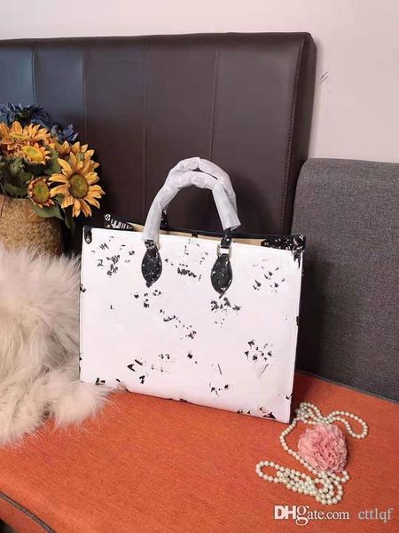 2019 new tide double-side big shopping bag of large capacity female single shoulder handbag genuine leather handbags
2019 new tide double-side big shopping bag of large capacity female single shoulder handbag genuine leather handbags