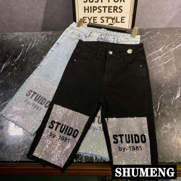 streetwear jeans 2020 summer new letters rhinestone drilling slim tight knee-length denim shorts female stretch jeans pants, Blue 
streetwear jeans 2020 summer new letters rhinestone drilling slim tight knee-length denim shorts female stretch jeans pants, Blue