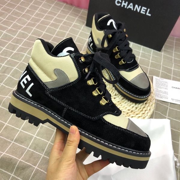 2019 autumn and winter retro trend in the ancient style martin boots leather wild very handsome couple casual lace ankle boots size 35-40
2019 autumn and winter retro trend in the ancient style martin boots leather wild very handsome couple casual lace ankle boots size 35-40