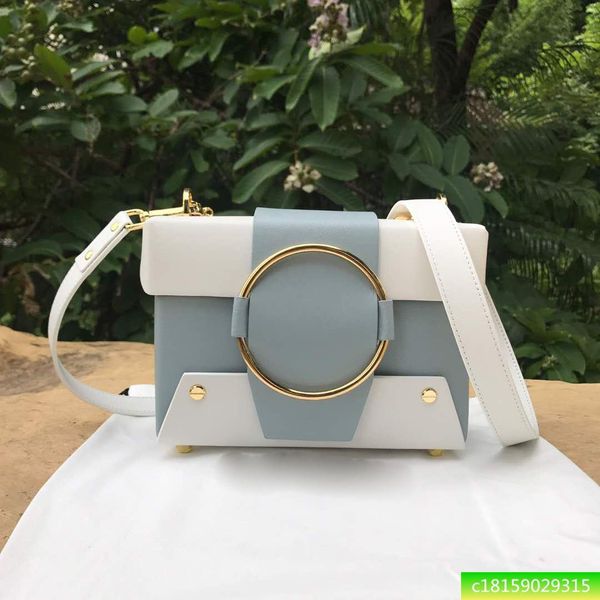 2020 new simple gold ring camera bag shoulder diagonal handbag chain in europe and america rivets leather small square package handbag
2020 new simple gold ring camera bag shoulder diagonal handbag chain in europe and america rivets leather small square package handbag