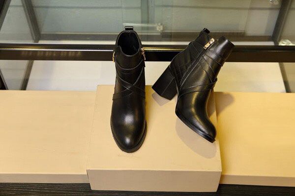 fashion brand designer genuine leather square high heels ankle boots comfortable ladies short boots chaussure homme size 35-42, Black
fashion brand designer genuine leather square high heels ankle boots comfortable ladies short boots chaussure homme size 35-42, Black