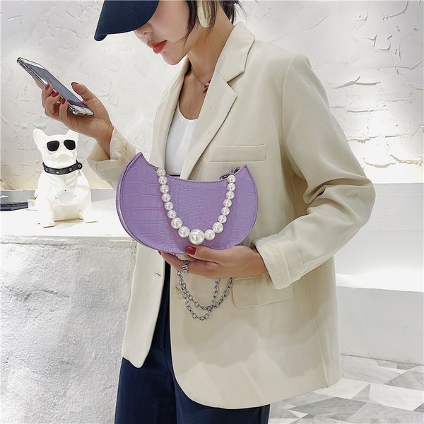 2020 summer ladies shoulder bag mini bag solid color casual simple crescent messenger women's portable chain
2020 summer ladies shoulder bag mini bag solid color casual simple crescent messenger women's portable chain