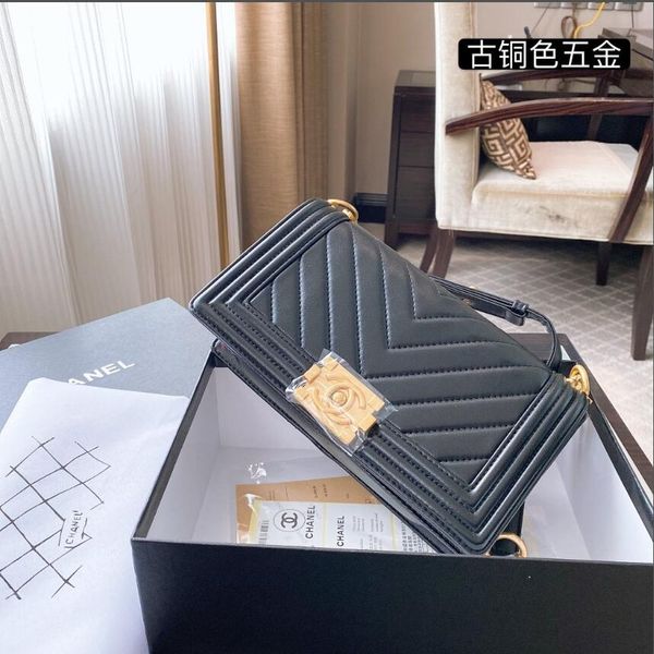 fashion women handbags famous gold chain shoulder bags crossbody soho bag disco shoulder bag purse wallet 21cm
fashion women handbags famous gold chain shoulder bags crossbody soho bag disco shoulder bag purse wallet 21cm