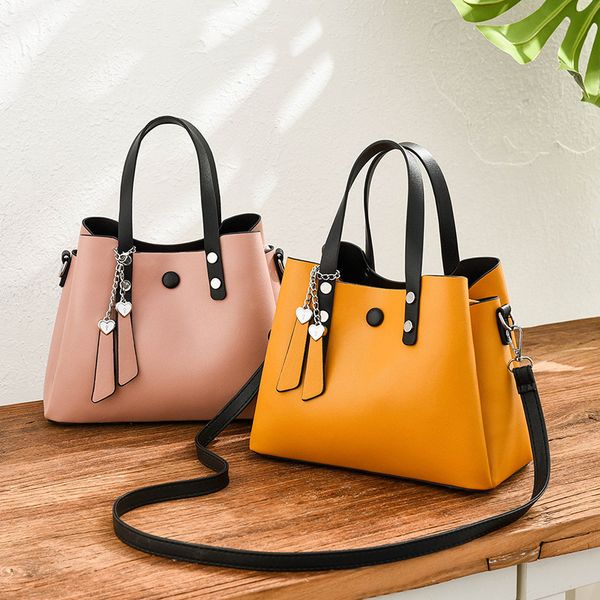 2020ladies designer handbags women leather handbag casual crossbody bag yellow bags a quality shoulder bags female
2020ladies designer handbags women leather handbag casual crossbody bag yellow bags a quality shoulder bags female