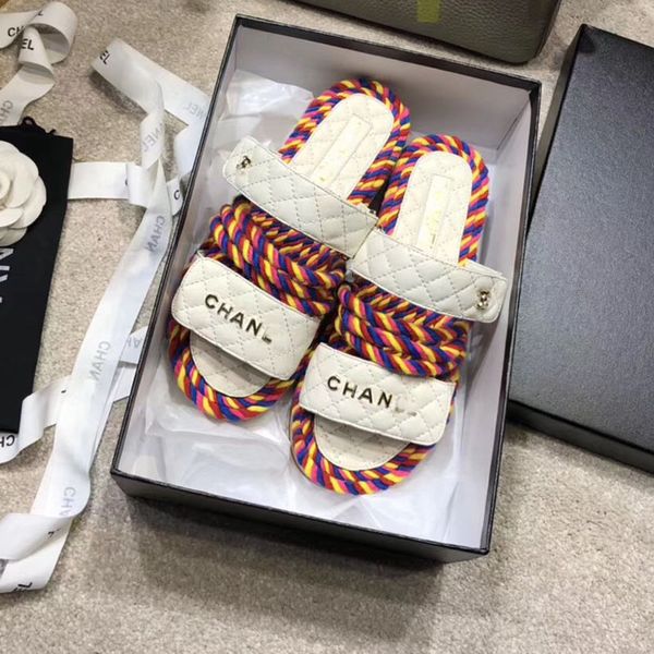 2019 new Designer flip flops women hemp rope Wood bottom sandals Non-slip Spring and summer fine Casual shoes flat flip flop high quality
2019 new Designer flip flops women hemp rope Wood bottom sandals Non-slip Spring and summer fine Casual shoes flat flip flop high quality